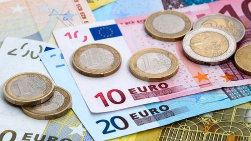 El euro sube y se acerca a los 1,11 dólares tras la entrada en vigor de los aranceles a China