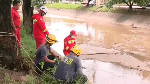 Fallecido en canal de drenaje sería una persona en situación de calle