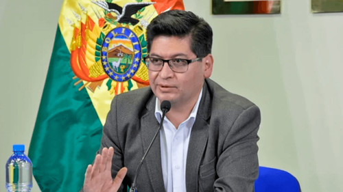  Ministro Montenegro desmiente a Claure sobre oferta de bonos y revela interés en el litio