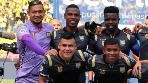 Después de cumplir con sus clubes, Haquín y Moisés se sumarán a la Selección Nacional