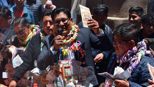 La UPEA celebra Alasita con fe, miniaturas y sueños para el 2025