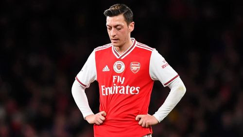 El futbolista alemán Mesut Özil anuncia su retirada 