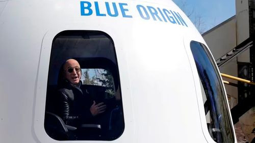 Jeff Bezos y Elon Musk: Duelo de visiones para el futuro espacial