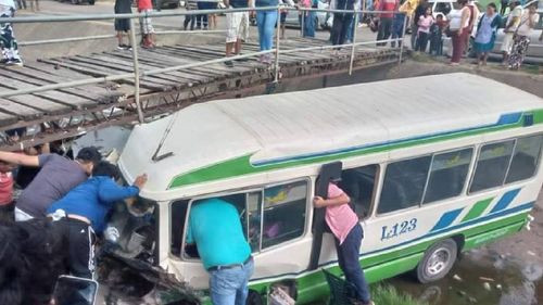  Instalarán barandas en el canal donde ocurrió el incidente con el micro de la línea 123