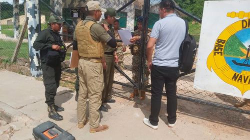 Investigan a Dos conscriptos de la Armada Boliviana por biocidio contra canes en Rurrenabaque