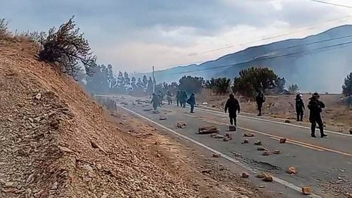 Afines a Evo Morales abandonan bloqueos en varias rutas, permitiendo el tránsito temporalmente