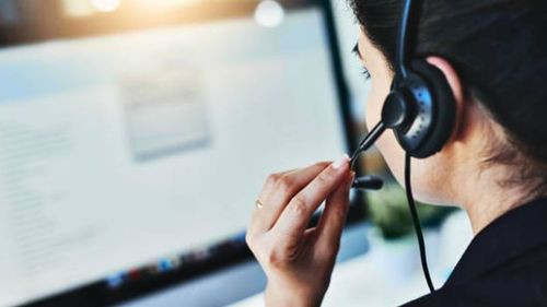 Muerte en un &#039;call center&#039;: Trabajadores siguieron atendiendo llamadas a lado del cadáver de su compañera