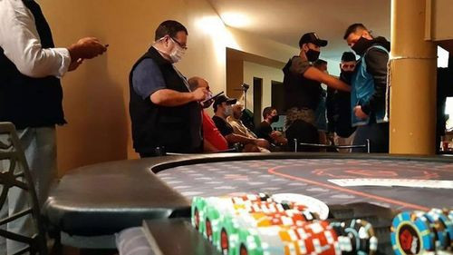 Salas de juegos ilegales en tres ciudades de Bolivia