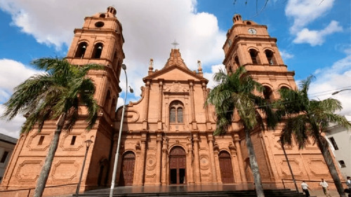 Catedral de Santa Cruz declarada patrimonio urbanístico y eclesiástico municipal