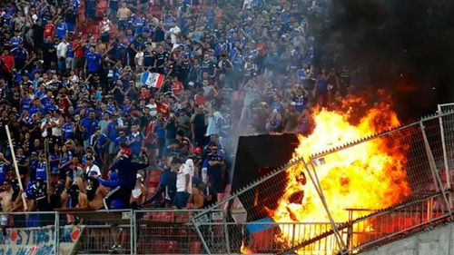 Fútbol: Las posibles sanciones para Universidad de Chile por los incidentes en el clásico 