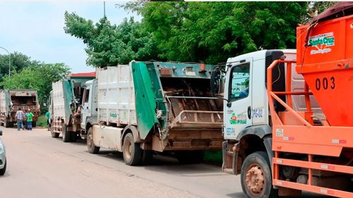 Recolectores marchan por revisión de contratos