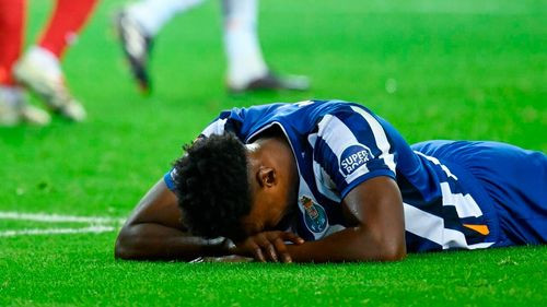 Samu se lesiona en el Oporto y pone en riesgo su convocatoria a La Roja
