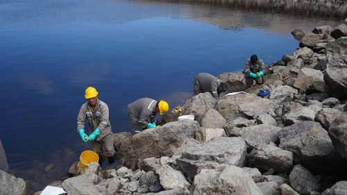 La empresa ENDE se compromete con la mitigación del daño ambiental en la Laguna Corani de Cochabamba