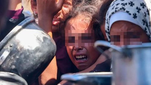 ONG denuncia que niños en Gaza están demasiado débiles para llorar mientras la ONU declara hambruna