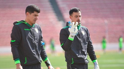 Carlos Lampe y Guillermo Viscarra, dos arqueros en forma y en disputa por el arco de Bolivia en Eliminatorias