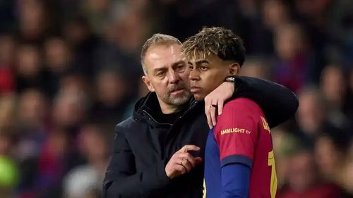 La Bundesliga reconoce a Lamine Yamal como el mejor atacante de Europa y a Hansi Flick como el mejor técnico