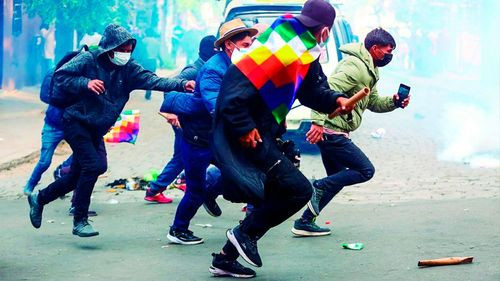 Violentas protestas en La Paz dejan 26 arrestados mientras el Gobierno denuncia intento de boicot electoral