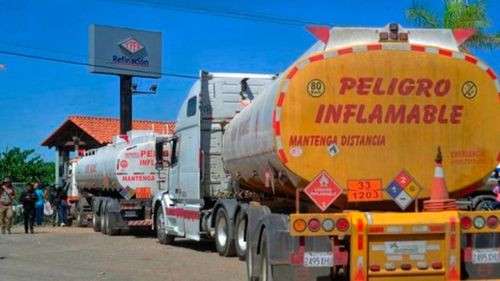 Gobierno abre la importación privada de combustible para aliviar la escasez de Diesel y Gasolina