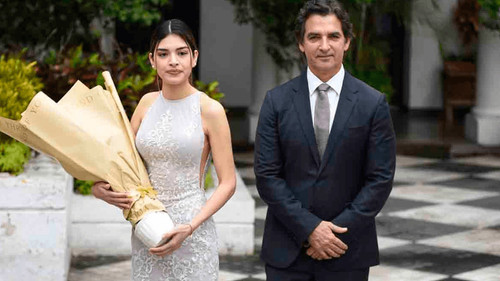 Camila Zenteno es presentada como la nueva Reina de Santa Cruz