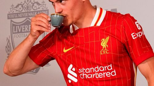 Liverpool rompe récord con más de  300 millones en fichajes