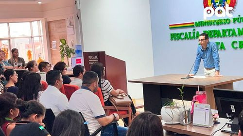 Fiscales asistentes en Santa Cruz rinden prueba de conocimientos