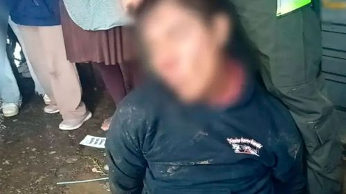 Policía captura a ladrón de carteras en mercado de Cochabamba