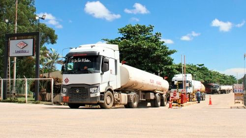 Diesel almacenado  galpon doble  via  la guardia  