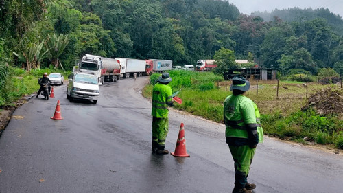 Carretera nueva Cochabamba - Santa Cruz está habilitada tras deslizamientos y bloqueo