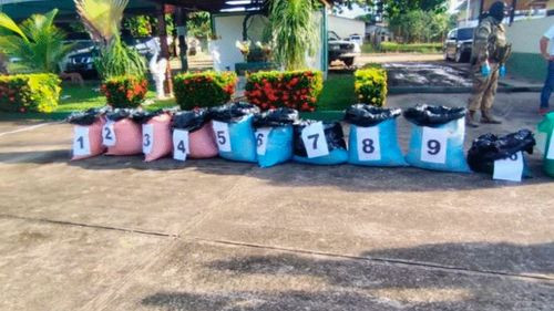 Incautan cocaína y armas en Villa Tunari