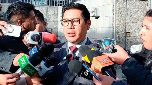 Procurador anuncia aprehensión inmediata de Arturo M. a su arribo a Bolivia