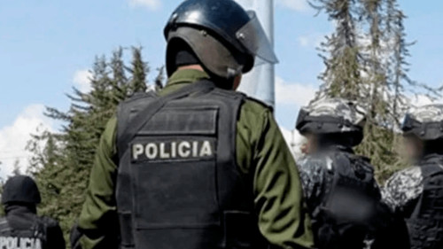 Tres policías acusados de robar 17 mil dólares a un librecambista en Santa Cruz