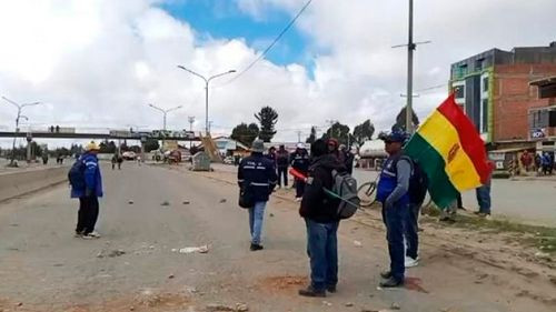 ‘Cisterneros’ bloquean Senkata exigiendo nivelación salarial