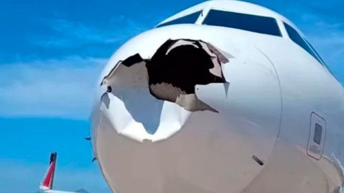 Aeronave de Latam aterriza de emergencia tras impactar con un ave en Brasil