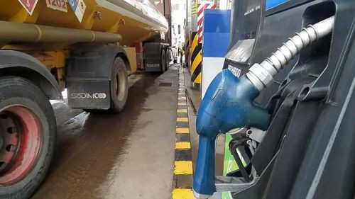 ¿Por qué persisten las filas por combustible si las importaciones aumentaron un 27% en enero? Economista explica las causas