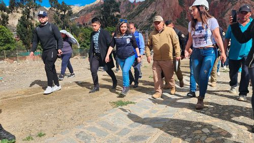 La Paz: Ministra de Salud y Ministro de Defensa inspeccionan áreas afectadas