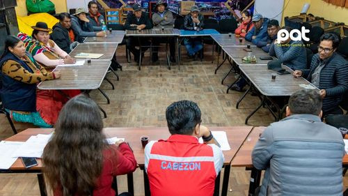 Gremiales de Wiñay Pacha acuerdan levantar bloqueos en El Alto y participar en mesas de diálogo