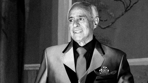 Aplausos y lágrimas despiden al maestro del teatro boliviano David Santalla