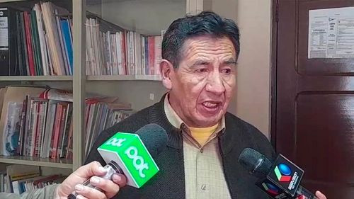 Apoyo del magisterio urbano de La Paz a la movilización de sindicatos Médicos contra la Ley 035
