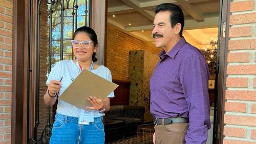 El Alcalde de Cochabamba, Manfred Reyes Villa, cumple con el Censo en su domicilio