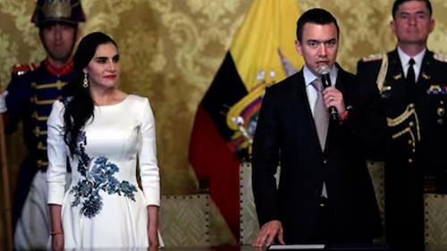 Presidente de Ecuador sugiere que vicepresidenta renunciará voluntariamente