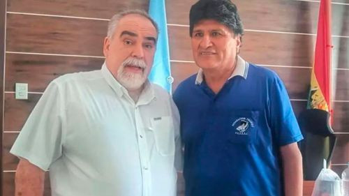 Imagen de  Subirana publica foto con evo y confirma reunión en el trópico