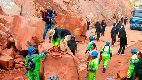 Imagen de Derrumbes en la ruta cochabamba–oruro: suspenden viajes y ABC ejecuta trabajos de limpieza