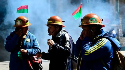 Mineros de Colquiri llegan a La Paz para reforzar movilizaciones