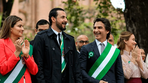  Iza de banderas en Santa Cruz: Autoridades destacan el mes cívico y anuncian solución al combustible