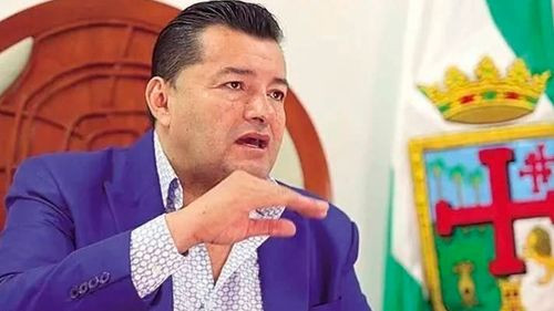 Jhonny Fernández comparece ante  juez por el caso pavimento