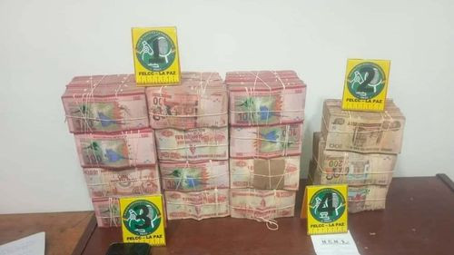 Mujer aprehendida por tenencia de 1.8 millones de bolivianos: Se investiga el origen de los fondos