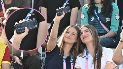 La princesa Leonor genera comentarios en redes sociales por el estado de su móvil