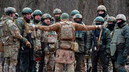 Rusia promulga ley que prohíbe abandonar el país a quienes son llamados a servir en la milicia