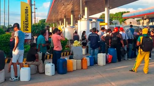 Suspenden venta de combustible en bidones en una estacion de servicio 