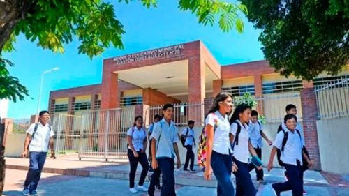 Inauguran año escolar en Santa Cruz con énfasis en seguridad